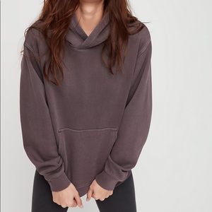 Aritzia Cocoa brown set
Hoodie: XS
Sweatpants: XXS
$70 - Flaws shown in photos